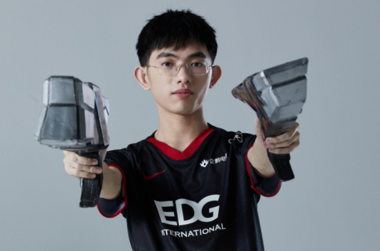 南京理工大学机器人战队勇夺2025机甲大师赛冠军